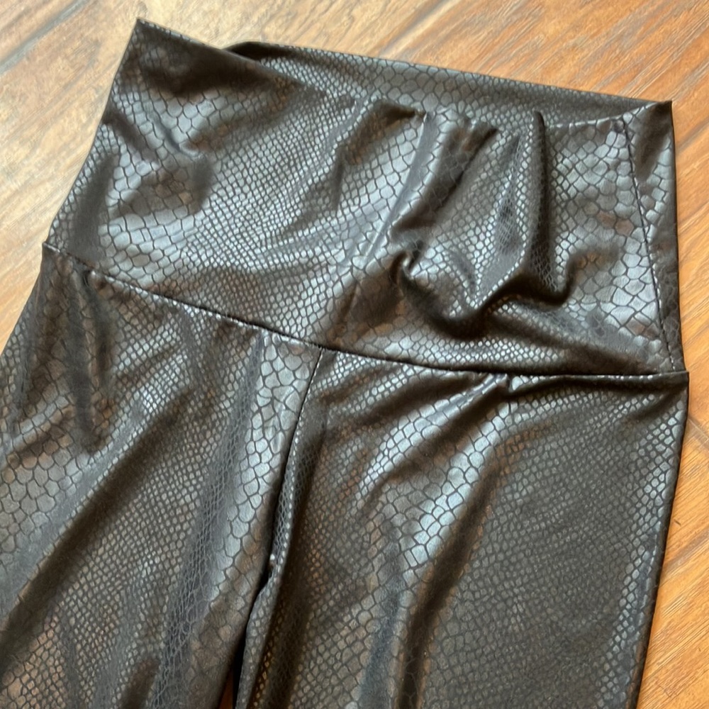 Leggings - Picture 2 of 3